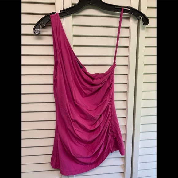 Beautiful one shoulder top by Velvet - Picture 1 of 4